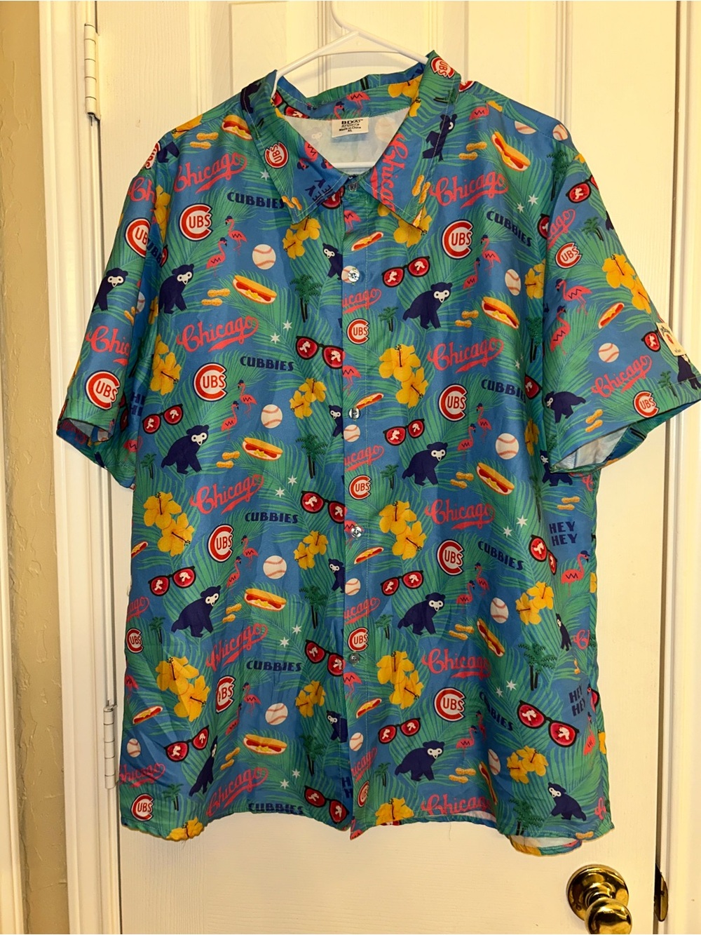 NWOT Chicago Cubs Hawaiian Shirt 7/17/23 SGA Giveaway Size XL Jim Beam Promotion